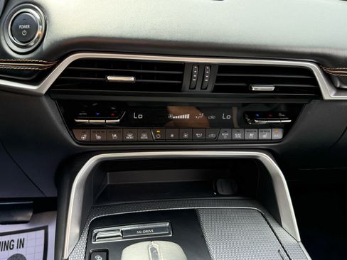 Used 2024 MAZDA CX-90 Plug-In Hybrid w/ Premium Plus AWD/4WD image 20