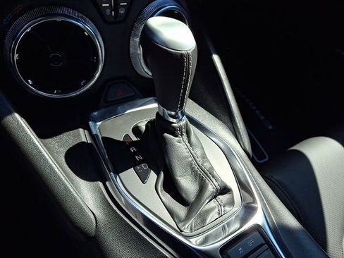 Used 2020 Chevrolet Camaro LT w/ RS Package image 14