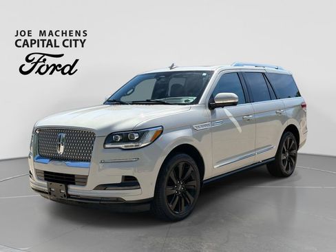 Used 2023 Lincoln Navigator Reserve AWD/4WD image 9