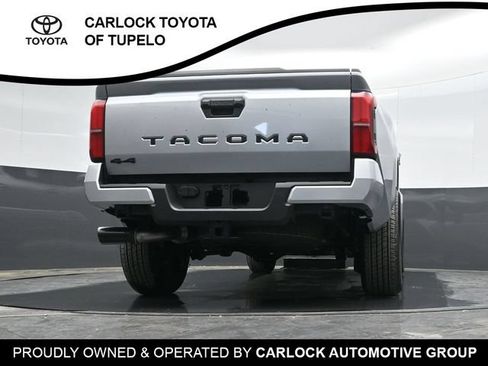 Used 2025 Toyota Tacoma SR5 AWD/4WD image 36