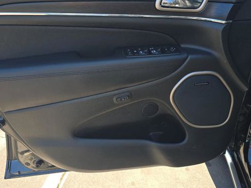 Used 2016 Jeep Grand Cherokee Summit w/ Platinum Series Group AWD/4WD image 9