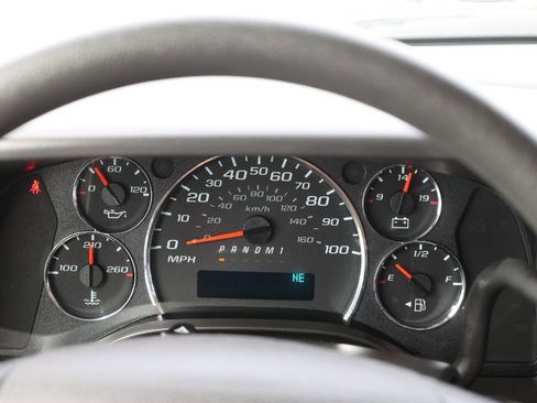 Used 2025 Chevrolet Express 3500 LT w/ LT Preferred Equipment Group image 18