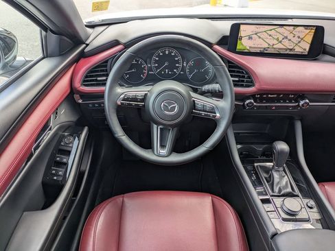 Used 2024 MAZDA MAZDA3 Hatchback w/Premium Plus Pkg image 13