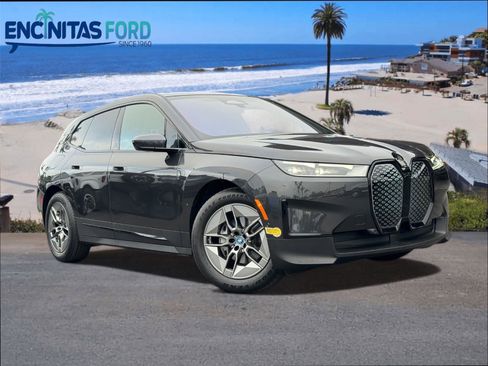 Used 2022 BMW iX xDrive50 w/ Dynamic Handling Package image 1