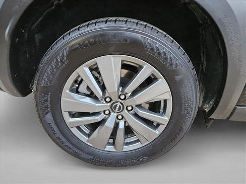 Used 2025 Nissan Pathfinder SV image 21