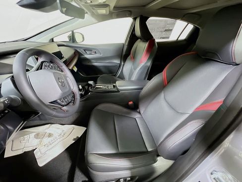 New 2026 Toyota Prius Plug-In Hybrid FWD image 17