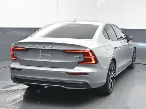 Certified 2024 Volvo S60 B5 Core image 7