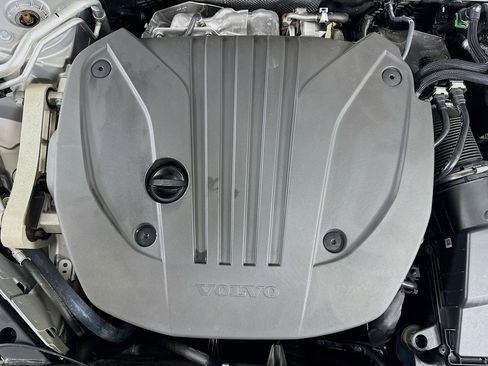 Used 2024 Volvo S60 B5 Core image 33