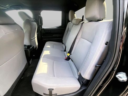 Certified 2025 Toyota Tacoma SR5 AWD/4WD image 19