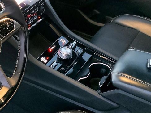 Used 2023 Jeep Grand Cherokee L Overland w/ Advanced Protech Group III image 16