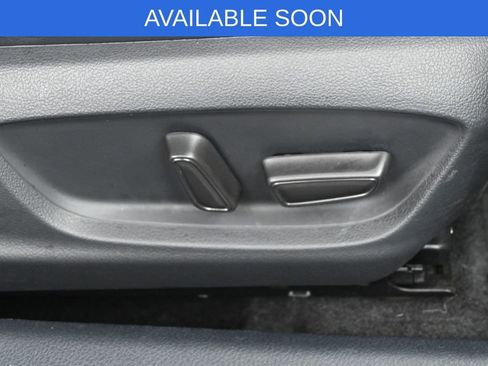 Used 2020 Toyota Camry XLE FWD image 34