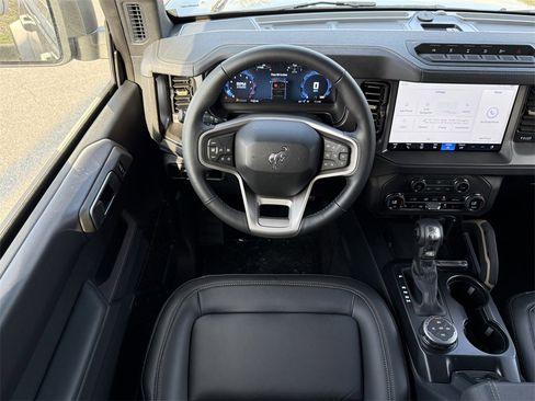 New 2025 Ford Bronco Badlands image 14