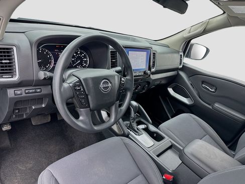 Used 2022 Nissan Frontier SV image 7