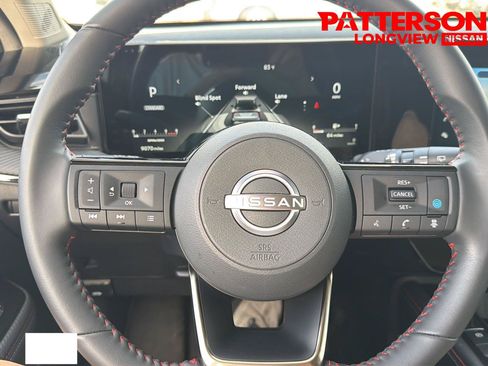 Used 2025 Nissan Kicks SR AWD/4WD image 13