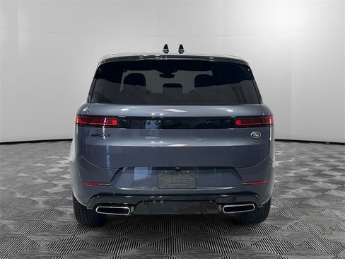 Used 2023 Land Rover Range Rover Sport SE Dynamic image 4