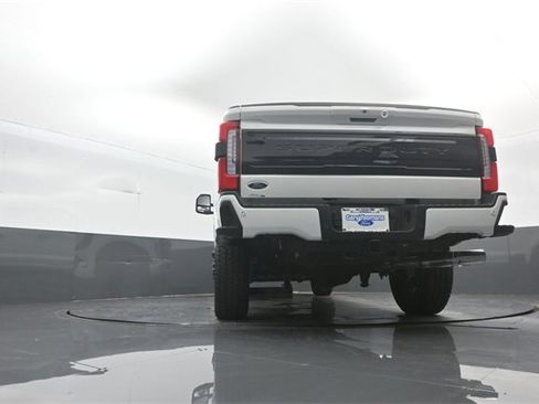 New 2026 Ford F250 Platinum w/ FX4 Off-Road Package image 30
