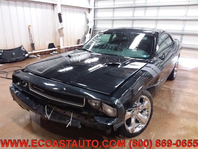 Used 2013 Dodge Challenger R/T Plus RWD image 3