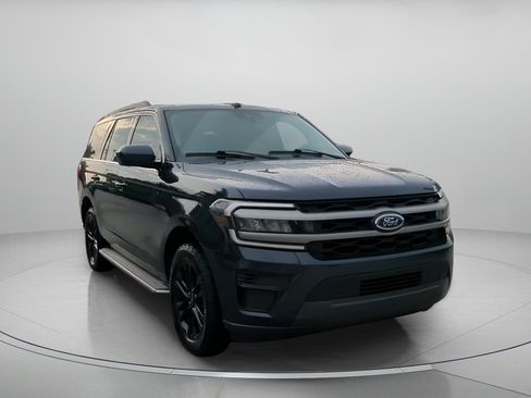 Certified 2023 Ford Expedition XLT RWD image 4