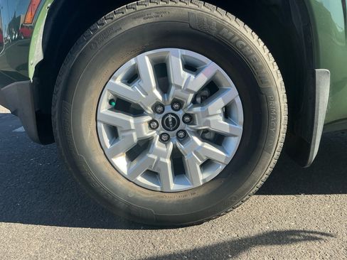 Used 2023 Nissan Frontier SV w/ SV Convenience Package RWD image 25