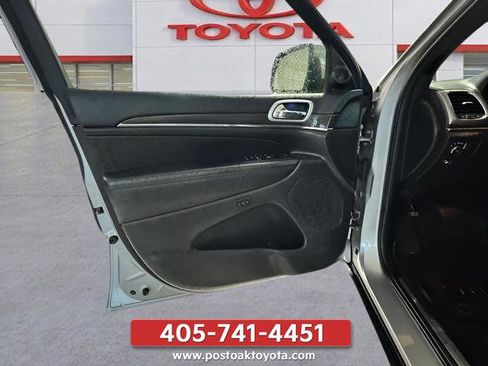 Used 2018 Jeep Grand Cherokee Limited AWD/4WD image 17