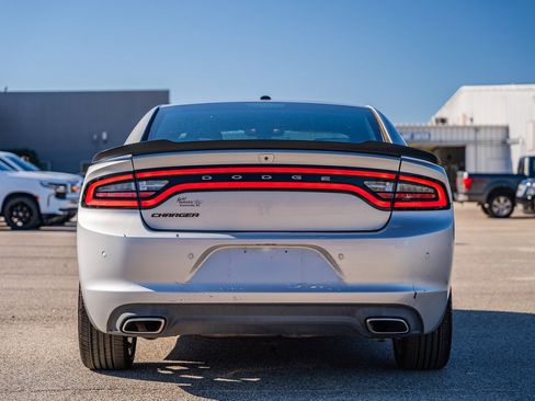 Used 2019 Dodge Charger SXT image 7