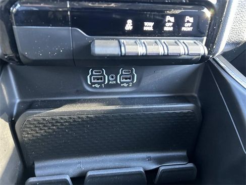 Used 2023 RAM 1500 Laramie image 31