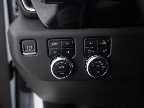 Used 2024 GMC Sierra 2500 SLT w/ SLT Premium Package image 40