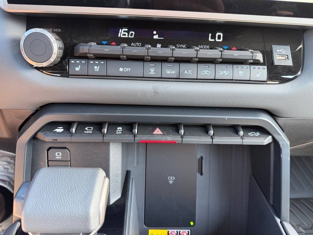 Used 2026 Toyota Tundra Capstone AWD/4WD image 29