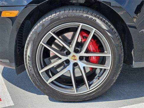 Used 2024 Porsche Macan S image 10