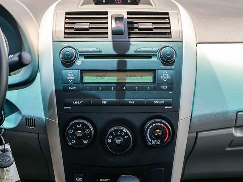 Used 2013 Toyota Corolla L FWD image 13