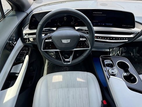 Used 2024 Cadillac Lyriq Sport RWD image 16