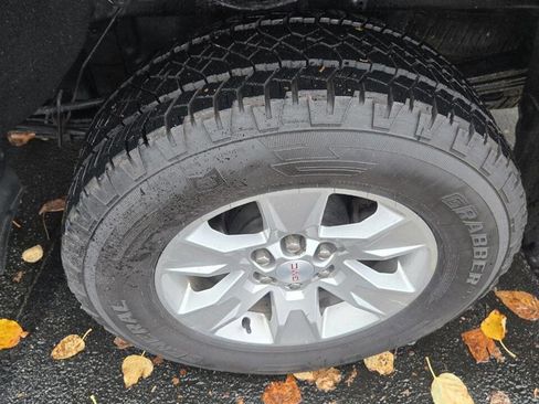 Used 2015 GMC Canyon SLE image 9