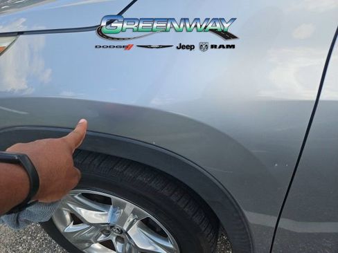 Used 2016 Toyota Highlander Limited w/ Driver Technology Package FWD image 33