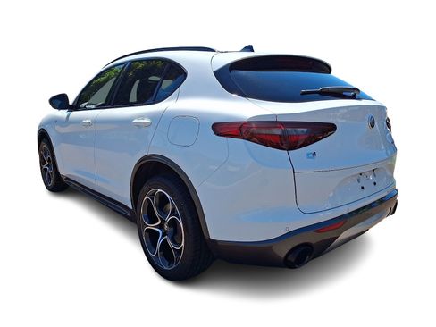 Used 2023 Alfa Romeo Stelvio Ti AWD/4WD image 4