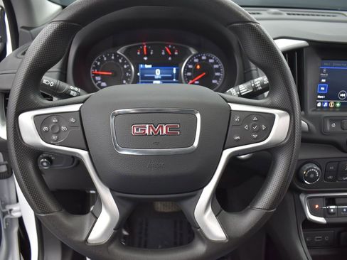 Used 2024 GMC Terrain SLE image 18