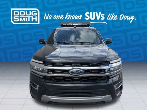 Used 2022 Ford Expedition Limited image 8