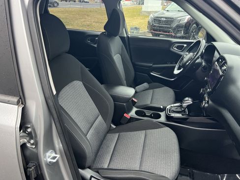 Used 2023 Kia Soul EX image 27