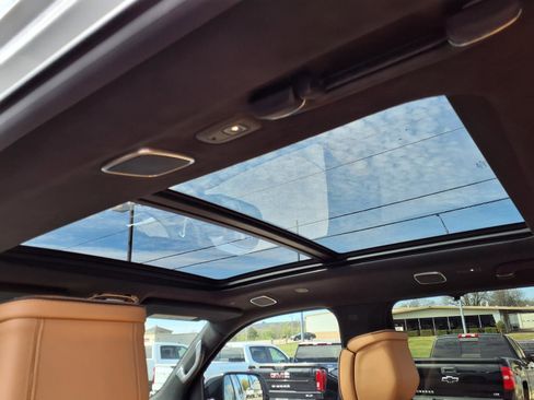 Used 2024 Jeep Grand Wagoneer Series III image 14