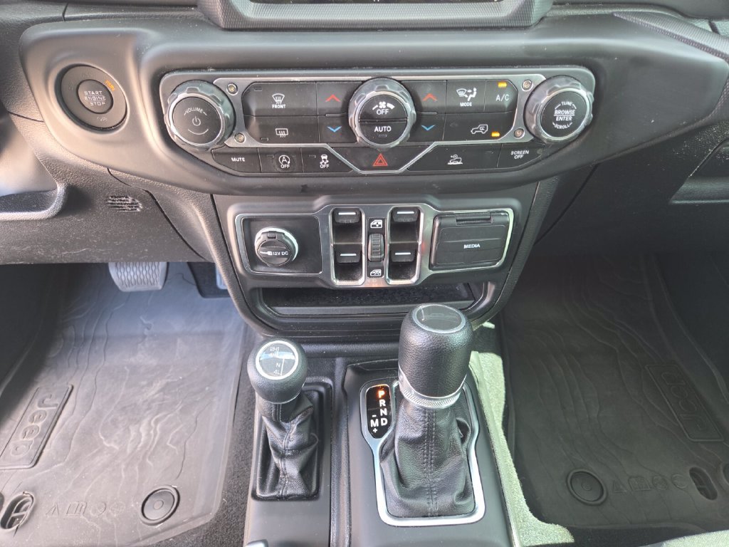 Used 2023 Jeep Gladiator Sport AWD/4WD image 30