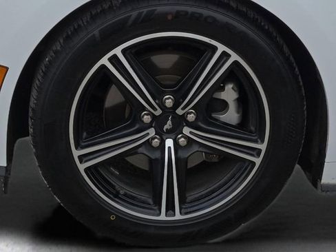 Used 2024 Ford Mustang Premium image 9