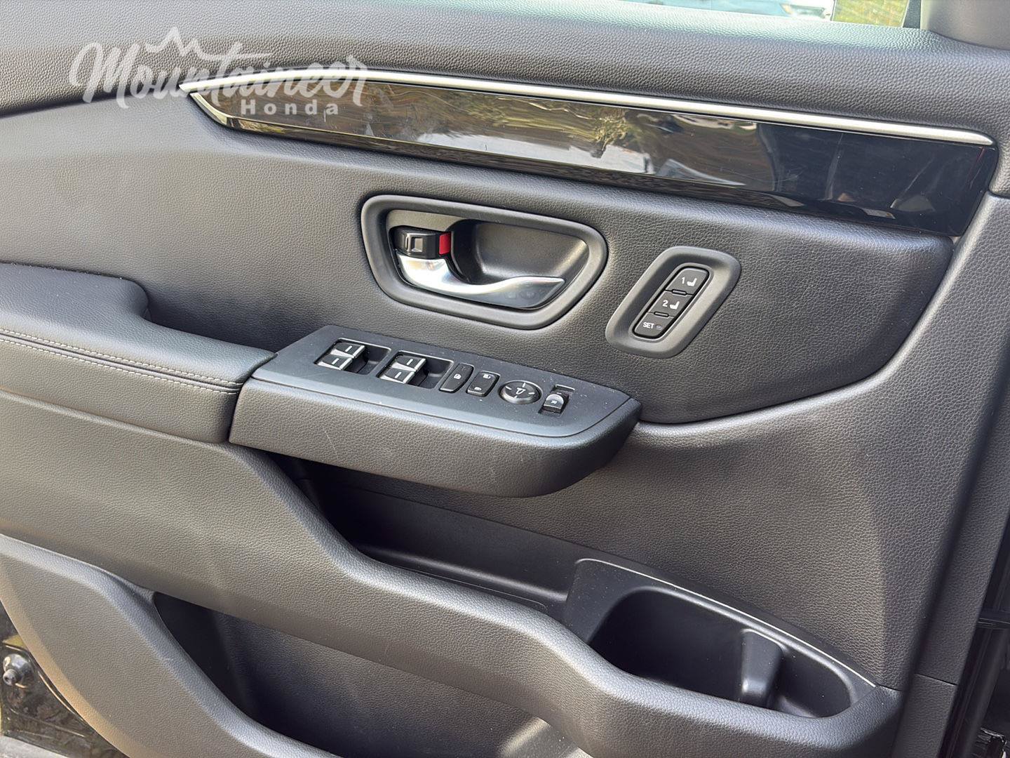 Used 2025 Honda Pilot EX-L image 18