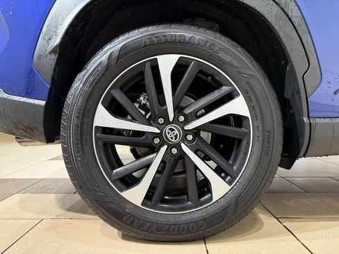 Used 2024 Toyota Corolla Cross XSE image 9