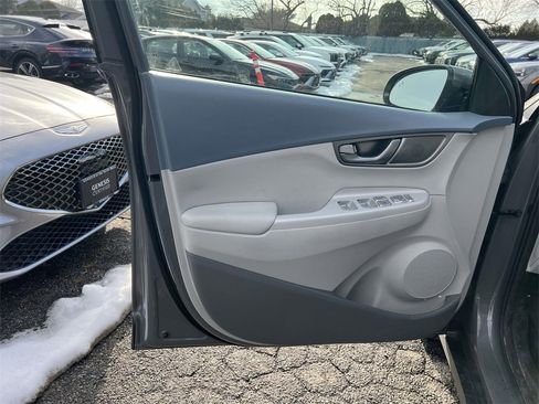 Used 2019 Hyundai Kona Limited w/ Cargo Package image 15