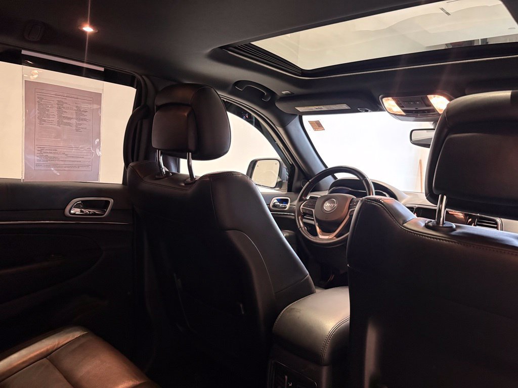 Used 2021 Jeep Grand Cherokee Limited AWD/4WD image 25