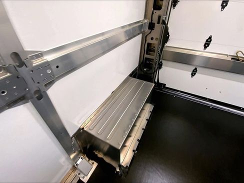 Used 2025 Chevrolet Brightdrop 400 image 19