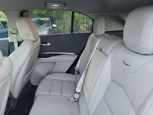 Used 2022 Cadillac XT4 Luxury FWD image 13