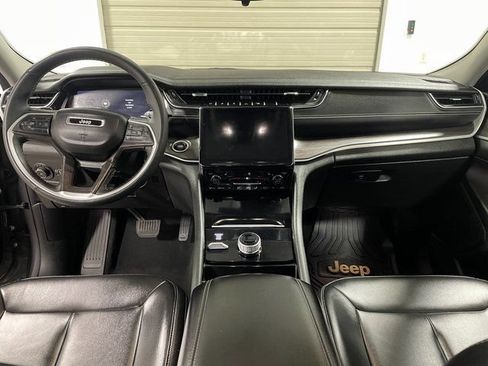 Used 2023 Jeep Grand Cherokee Limited AWD/4WD image 14