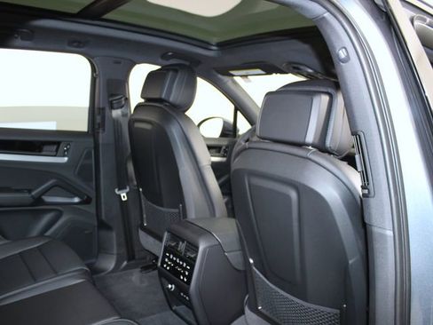 New 2026 Porsche Cayenne E-Hybrid AWD/4WD image 26
