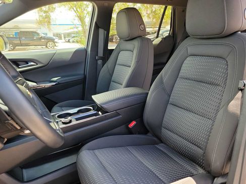 Used 2026 Chevrolet Equinox LT w/ Safety and Technology Package FWD image 15
