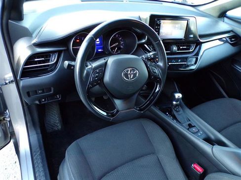 Used 2018 Toyota C-HR XLE image 16